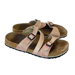Birkenstock Birks in Marbled Pink Salina Slide Sandal